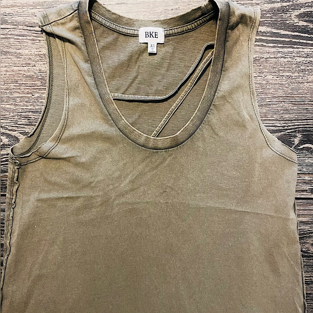loose fitting buckle tank top 🩶